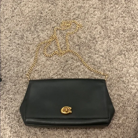 Coach clutch with attachable gold chain - Picture 4 of 4
